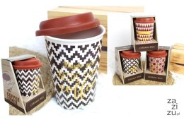 Kubek ceramiczny COFFE z silikonową pokrywką 420 ml 14 x 9,5 x 6 cm mix MUE-2404