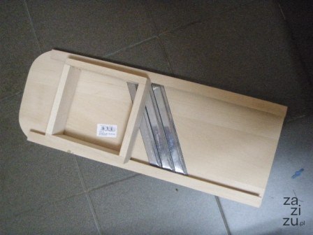 Szatkownica drewniana z szufladą 55 x 18 cm (SZS55) Szatkownica drewniana z szufladą 55 x 18 cm (SZS55)