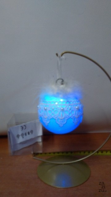 Bombka led zmieniająca kolory z koronką PIÓRKA Bombka led zmieniająca kolory z koronką PIÓRKA