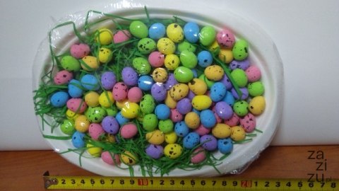 Jajka styropianowe 100szt. na sianku KOLOR 1,5cm x 1,8cm Jajka styropianowe 100szt. na sianku KOLOR 1,5cm x 1,8cm