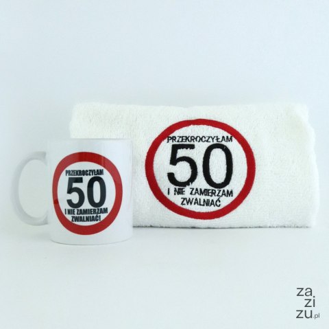 Kpl.ręcznik+kubek w pudełku ''PRZEKROCZYŁAM 50..'' Kpl.ręcznik+kubek w pudełku ''PRZEKROCZYŁAM 50..''